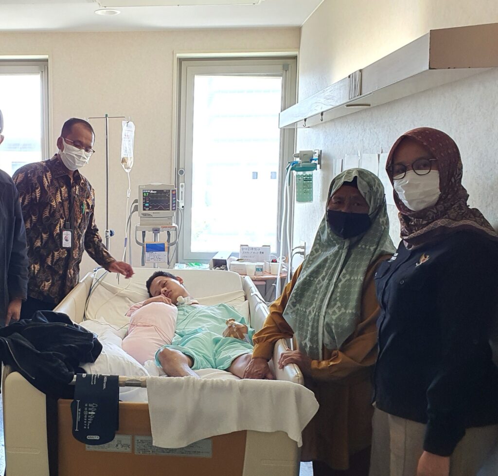 Mas Aditya @ Rinku Byouin.jpeg (Hi-Res) R2